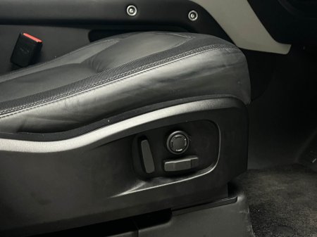 2024 Land Rover Defender HSE X-DYNAMIC P400E €87,990 thumbnail