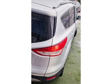 2015 Ford Kuga ZETEC 2.0 TD120 S6 M6 FWD €8,950 thumbnail