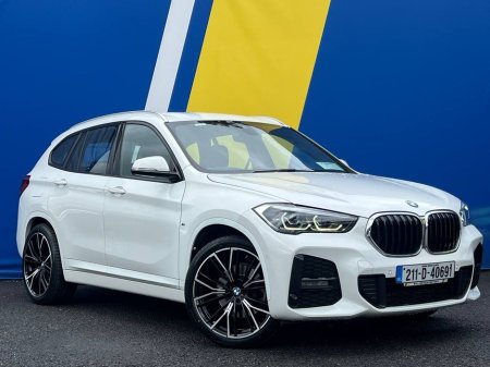 2021 BMW X1 M-SPORT XDRIVE25e 1.5 HYBRID // HARMAN/KARDON // LEATHER HEATED SEATS // APPLE CARPLAY/ANDROID AUTO €28,900