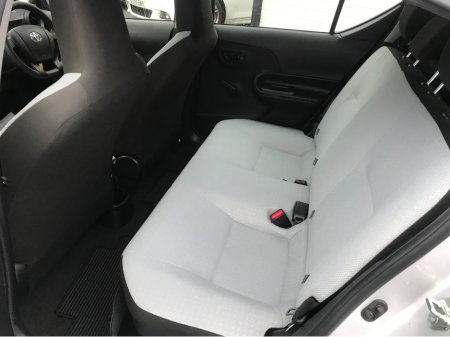 2020 Toyota Aqua AQUA 1.5 HYBRID €13,950 thumbnail