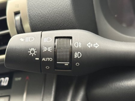 2016 Lexus IS 300 h 300h Executive thumbnail