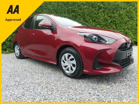 2020 Toyota Yaris 1.5 NOT HYBRID AUTOMATIC SERVICE HISTORY (6 STAMPS) FRONT AND REAR AUDIO VISUAL PARK ASSIST REVERSE CAMERA TOUCH SCREEN RADIO APPLE CARPLAY ANDROID AUTO FACTORY IMMOBILISER PROXIMITYKEYS €17,895