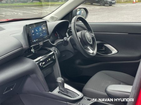 2024 Toyota Yaris Cross 1.5 Hybrid Luna thumbnail