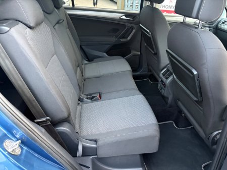 2019 Volkswagen Tiguan 2.0 TDI 150HP Comfortline DSG €26,950 thumbnail