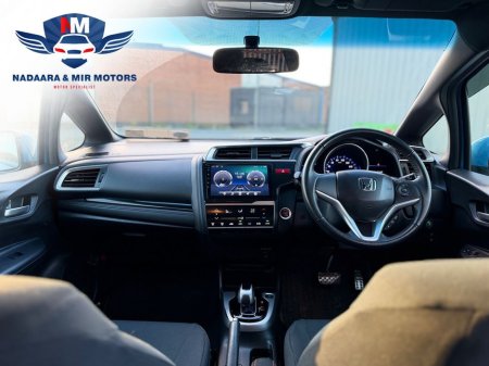 2013 Honda Fit DAA-GP5 €9,499 thumbnail