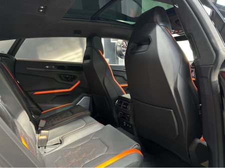 2025 Lamborghini Urus URUS S-E 4X4 V8 TWIN TURBO €359,950 thumbnail