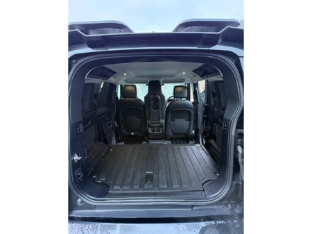 2021 Land Rover Defender 110 2.0D SD4 SE €63,995 thumbnail