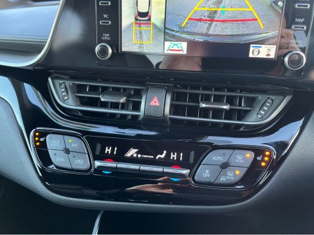 2023 Toyota C-HR SOL HYBRID AUTOMATIC 1.8 PETROL //LOW MILES//HIGH SPEC//HALF LEATHER HEATED SEATS//360 PARKING CAMERAS//KEYLESS ENTRY// €29,950 thumbnail