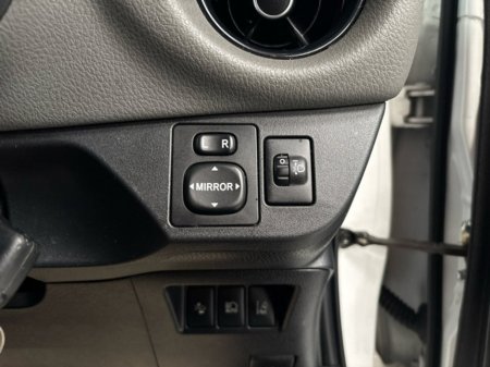 2017 Toyota Yaris 1.0 LUNA 4DR €13,750 thumbnail