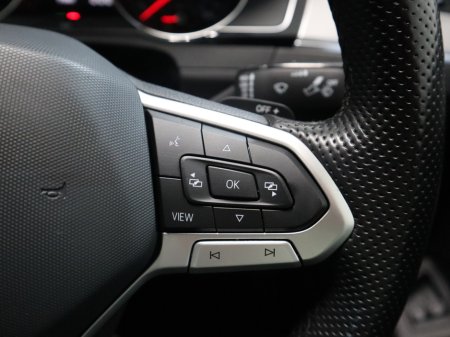 2021 Volkswagen Passat *111* GTE S-A DSG €22,900 thumbnail