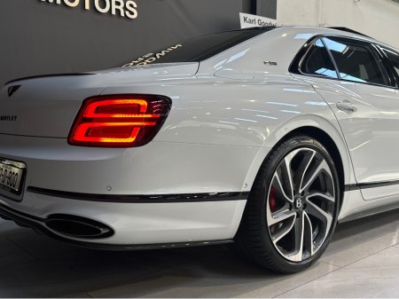 2025 Bentley Flying Spur 4.0 V8 SPEED FIRST EDITION MULLINER N €349,950 thumbnail