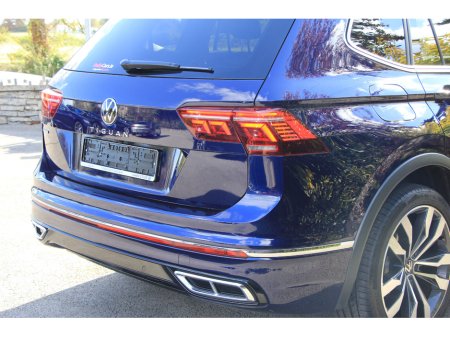 2023 Volkswagen Tiguan Allspace 2.0 TDI 150HP R-Line DSG €49,950 thumbnail