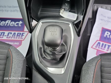 2023 Peugeot 2008 ACTIVE 1.2 100 BHP LOW KMS €23,750 thumbnail