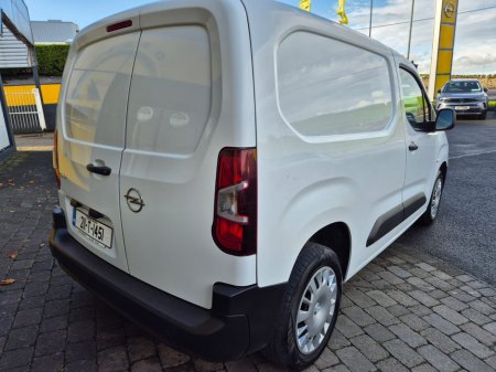 2021 Opel Combo L1H1-1.5 DIESEL €13,950