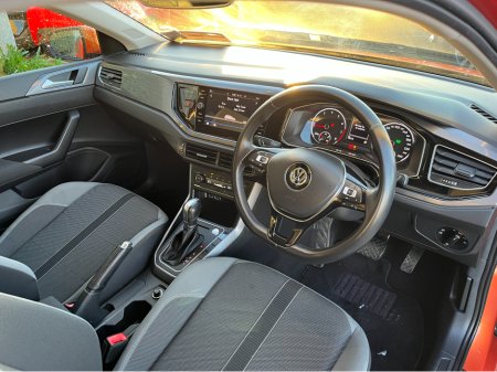 2018 Volkswagen Polo HIGHLINE AUTOMATIC 1.0 PETROL //HIGH SPEC//LOW MILES//ADAPTIVE CRUISE CONTROL//CARPLAY//REVERSE CAMERA//KEYLESS ENTRY// €14,950 thumbnail