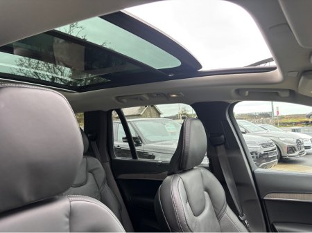 2023 Volvo XC90 RECHARGE T8 ULTIMATE DARK AWD €67,900 thumbnail