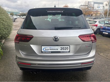 2020 Volkswagen Tiguan R-LINE 4MOTION AUTOMATIC 2.0 DIESEL //LOW MILES//HIGH SPEC//360 PARKING CAMERAS//HEATED FRRONT AND REAR SEATS//HEAD UP DISPLAY// €34,950 thumbnail
