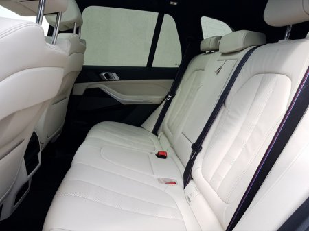 2021 BMW X5 xDrive45e M Sport €67,995 thumbnail