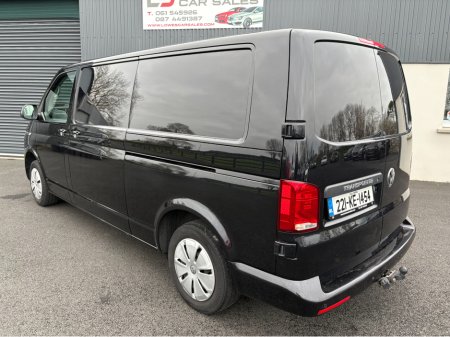 2022 Volkswagen Transporter T6 LWB Trendline 2.0 TDI 110HP €15,950 thumbnail