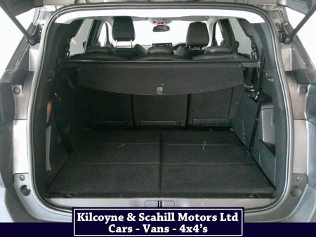 2021 Peugeot 5008 ALLURE BLUEHDI 7 Seater *Leather Interior + Heated Seats* €30,950 thumbnail