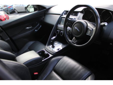 2020 Jaguar E-Pace 2.0 D 150PS CHEQUERED FLAG EDITION AWD AUTO €22,950 thumbnail
