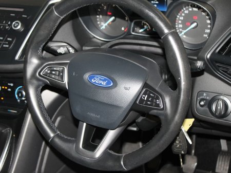 2017 Ford C-Max Zetec 1.5 TDCI 95PS M6 4DR €12,999 thumbnail