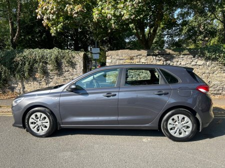 2020 Hyundai i30 i30 PETROL SERVICE HISTORY €16,495