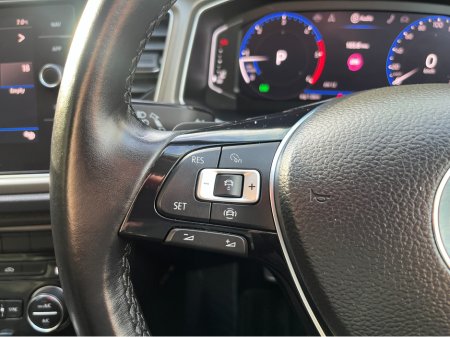 2021 Volkswagen T-Roc STYLE AUTOMATIC 2.0 DIESEL //LOW MILES//KEYLESS ENTRY//REVERSE CAMERA//ADAPTIVE CRUISE CONTROL//BLIND SPOT WARNING// €25,950 thumbnail