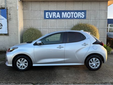 2021 Toyota Yaris X HYBRID AUTOMATIC 1.5 PETROL //KEYLESS ENTRY//REVERSE CAMERA//ADAPTIVE CRUISE CONTROL// €16,950 thumbnail