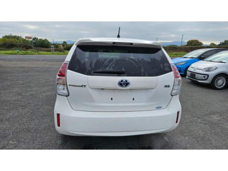 2015 Toyota Prius Alpha 1.8 €15,950