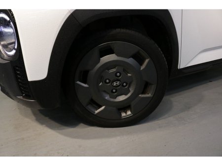 2025 Hyundai Inster CROSS - ONLY 2000 KLMS- 49KWH EV €26,500