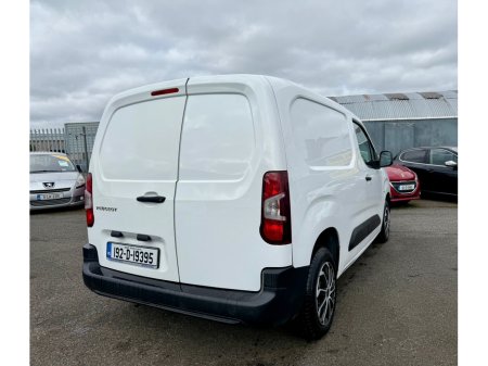2019 Peugeot Partner ACTIVE 1.6 BLUEHDI 650KG ** 3 SEATER ** 1 OWNER IRISH VEHICLE **  FULL MAIN DEALER HISTORY ** NEW MODEL ** PRICE PLUS VAT ** €7,995 thumbnail