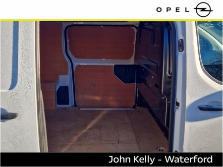 2023 Renault Trafic L2H1 1.5 DIESEL €16,599