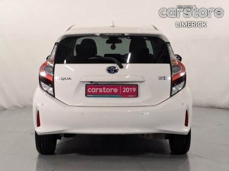 2019 Toyota Aqua 1.5 HYBRID 5 DR €13,880