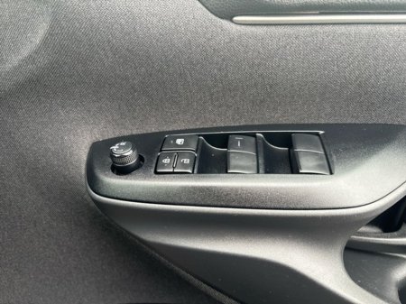 2024 Toyota Yaris Cross LUNA HYBRID 4DR AUTO €28,750 thumbnail