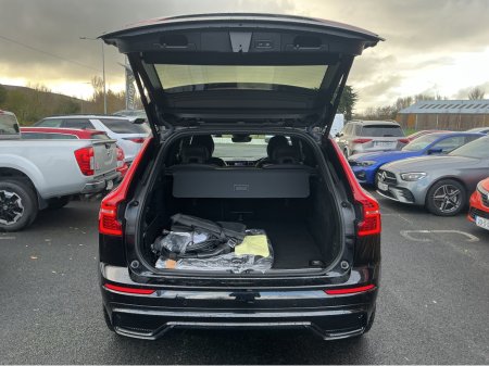 2022 Volvo XC60 RDESGN PRO T8 RCHRG RECHARGE R-DESIGN AWD €54,995 thumbnail
