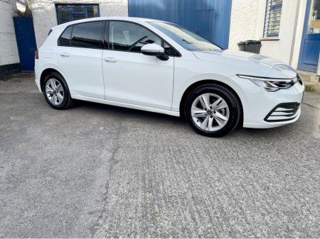 2023 Volkswagen Golf LIFE 2.0 TDI 115HP 5DR HATCHBACK €26,950