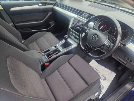 2019 Volkswagen Passat SE BUSINESS TDI €17,950 thumbnail