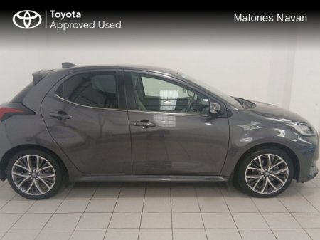 2023 Toyota Yaris YARIS 1.5 HYBRID PLATINUM €25,950
