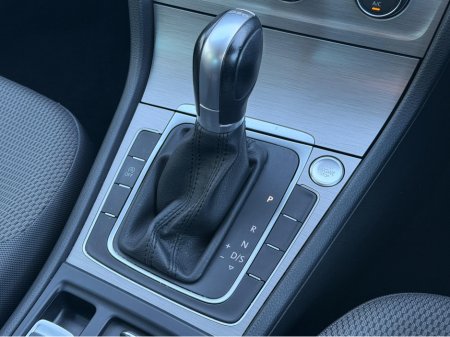 2017 Volkswagen Golf 1.2 TSI COMFORTLINE AUTO €17,450 thumbnail