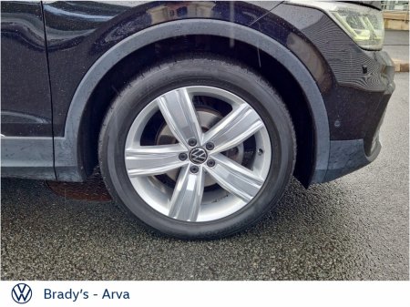2022 Volkswagen Tiguan ELEGANCE 2.0 TDI 150BHP M6F 5DR €37,950