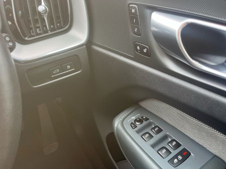 2023 Volvo XC60 T6 Recharge PHEV 350hp AWD AT8 Plus Dark - €44,900 thumbnail