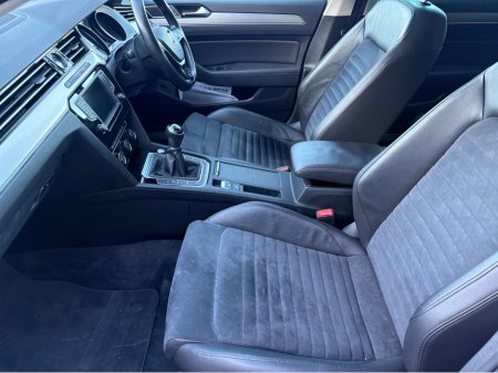 2015 Volkswagen Passat HIGHLINE 2.0 TDI MANUAL 6SPEED FWD 150HP 4DR €13,950 thumbnail