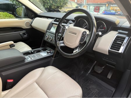 2018 Land Rover Discovery 2.0 TD4 SE 180PS €25,950 thumbnail