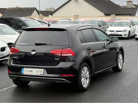 2017 Volkswagen Golf COMFORTLINE 1.2 AUTOMATIC * REAR VIEW CAMERA, AUTO LIGHTS, ADAPTIVE CRUISE CONTROL, POWERED FOLDING HEATED MIRRORS, LUMBAR SUPPORT, 2 KEYS, TOUCH SCREEN RADIO, MULTIFUNCTION STEERING WHEEL* €17,950 thumbnail