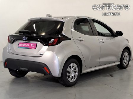 2021 Toyota Yaris 1.5 HYBRID €17,880