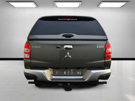 2020 Mitsubishi L200 WARRIOR DI-D 4WD DCB €27,900