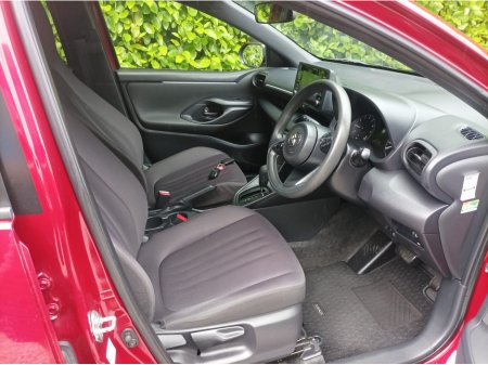 2020 Toyota Yaris 1.5 NOT HYBRID AUTOMATIC SERVICE HISTORY (6 STAMPS) FRONT AND REAR AUDIO VISUAL PARK ASSIST REVERSE CAMERA TOUCH SCREEN RADIO APPLE CARPLAY ANDROID AUTO FACTORY IMMOBILISER PROXIMITYKEYS €17,895