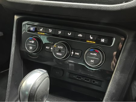 2019 Volkswagen Tiguan €25950! 2019 VW TIGUAN 2.0 TDI HEATED SEATS FRONT&REAR - REVERSE CAMERA - CARPLAY - CRUISE CONTROL €25,950 thumbnail