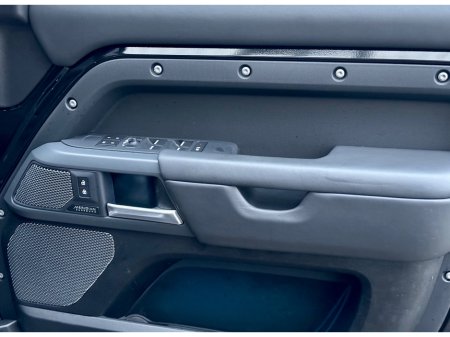 2023 Land Rover Defender ++HIGH SPEC++ 110 2.0 P400E X 404PS thumbnail